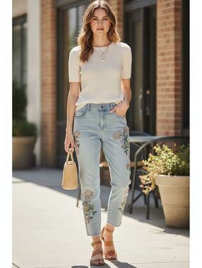 NWT Women's Democracy “Ab”solution Light Wash Embroidered Jeans Size 12P